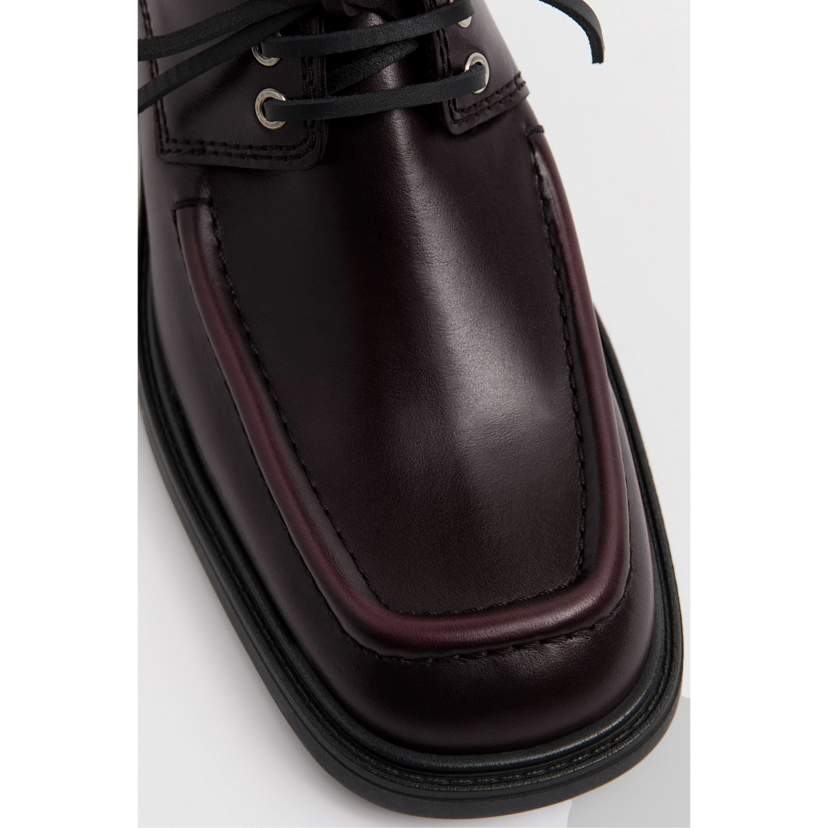 Karolien Brogues Burgundy MIISTA 