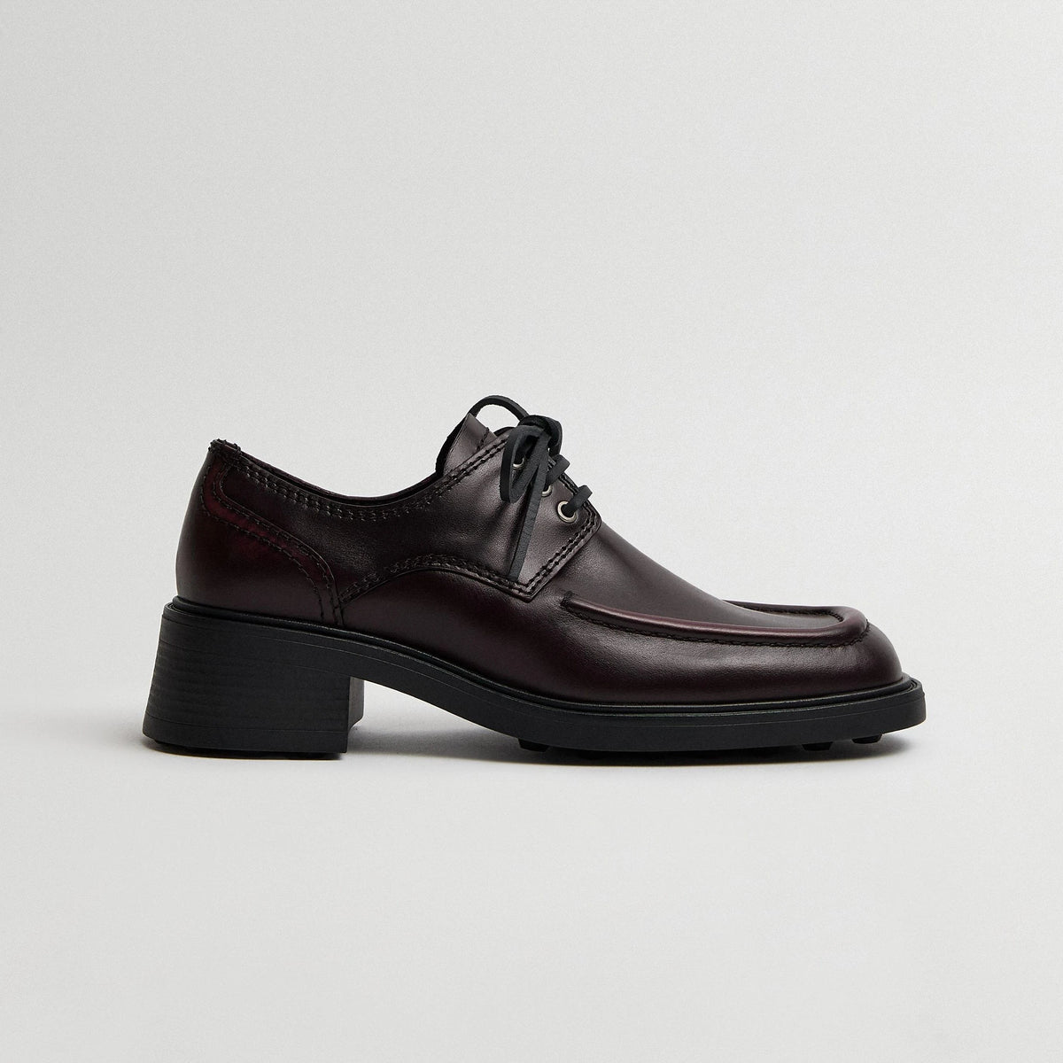 Karolien Brogues Burgundy MIISTA 