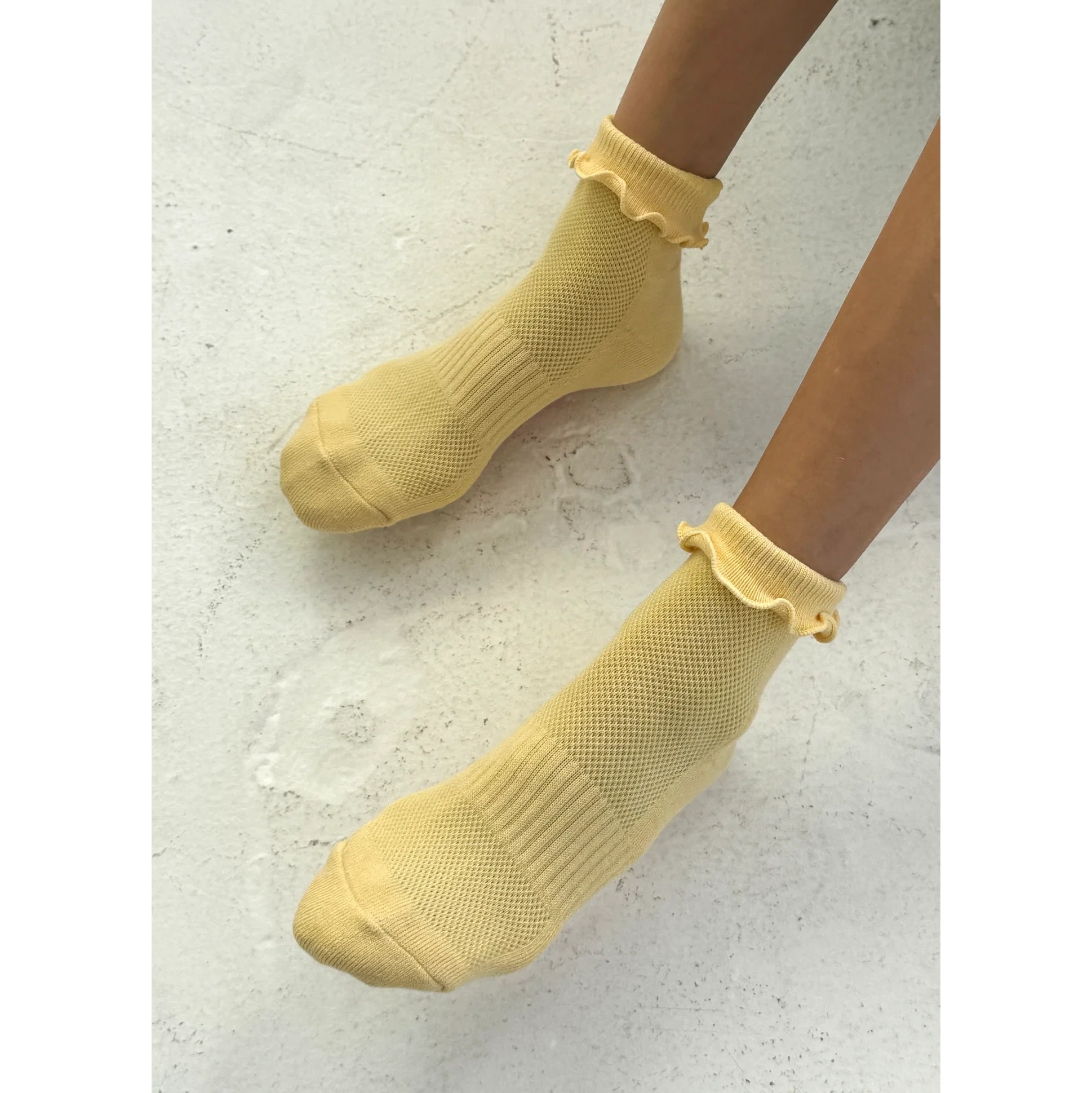 Ruffled Hugger Crew Socks Socks LE BON SHOPPE 