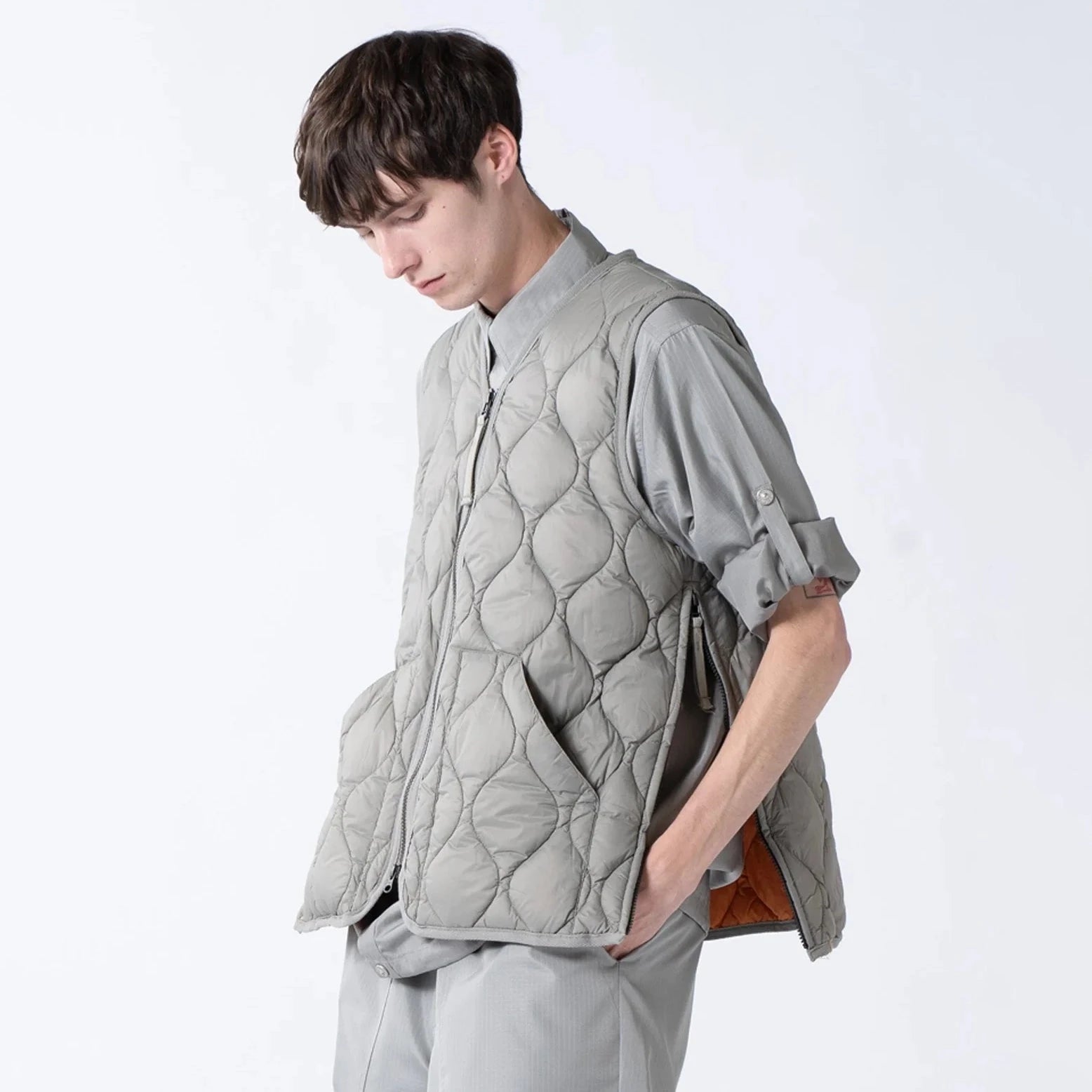 Taion | V-Neck Down Vest (unisex) Taion 