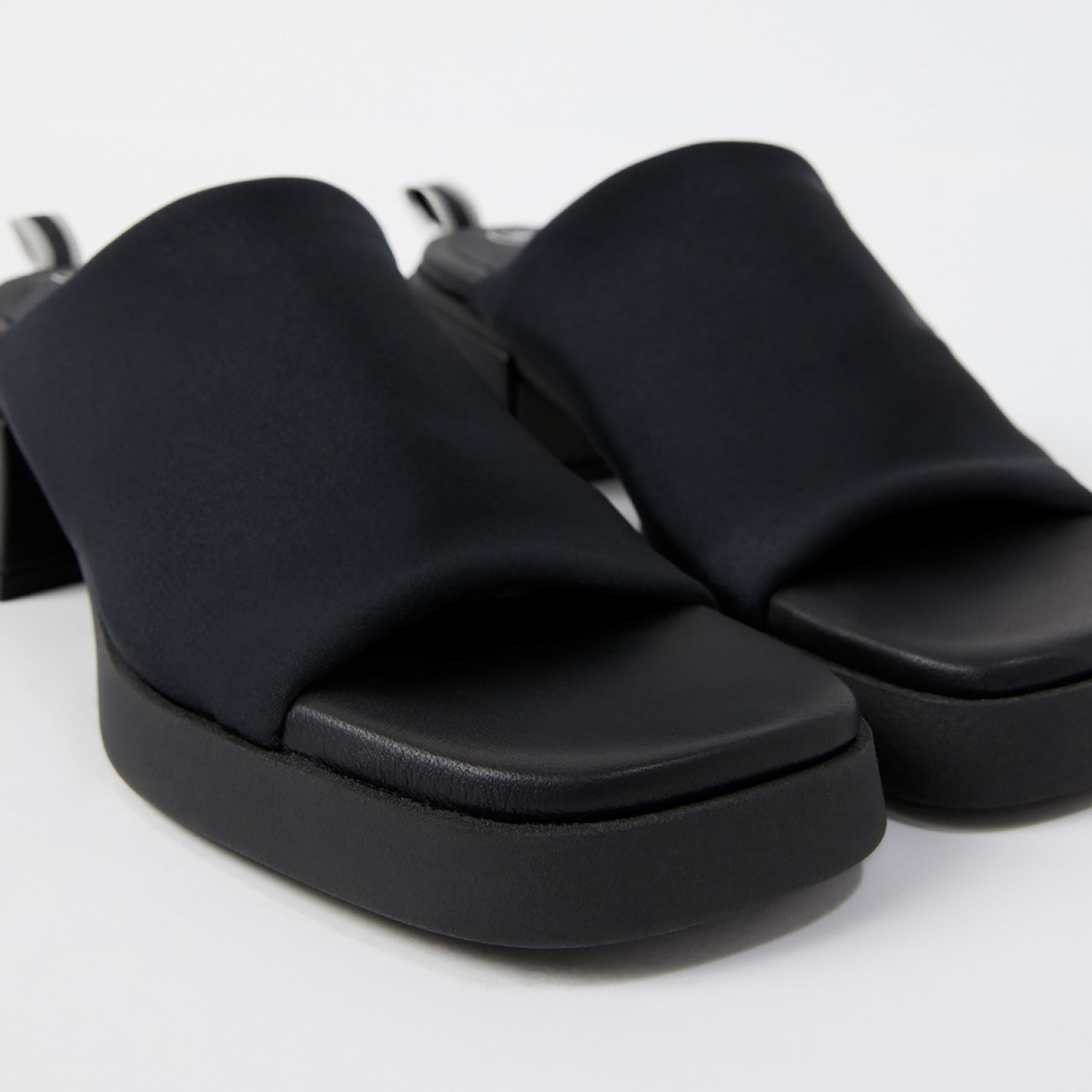 Zooey Sandals | Black Miista 