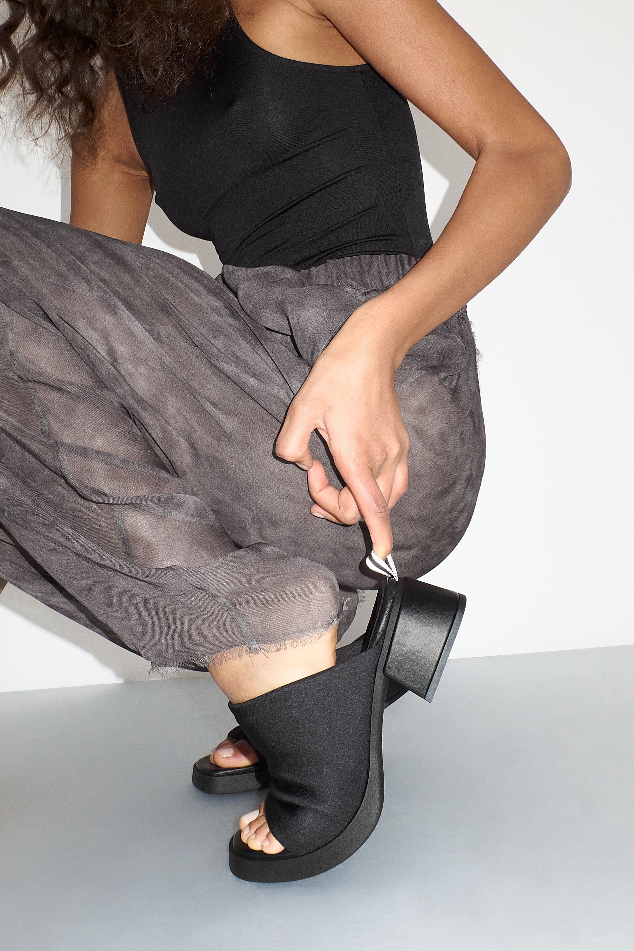 Zooey Sandals | Black Miista 