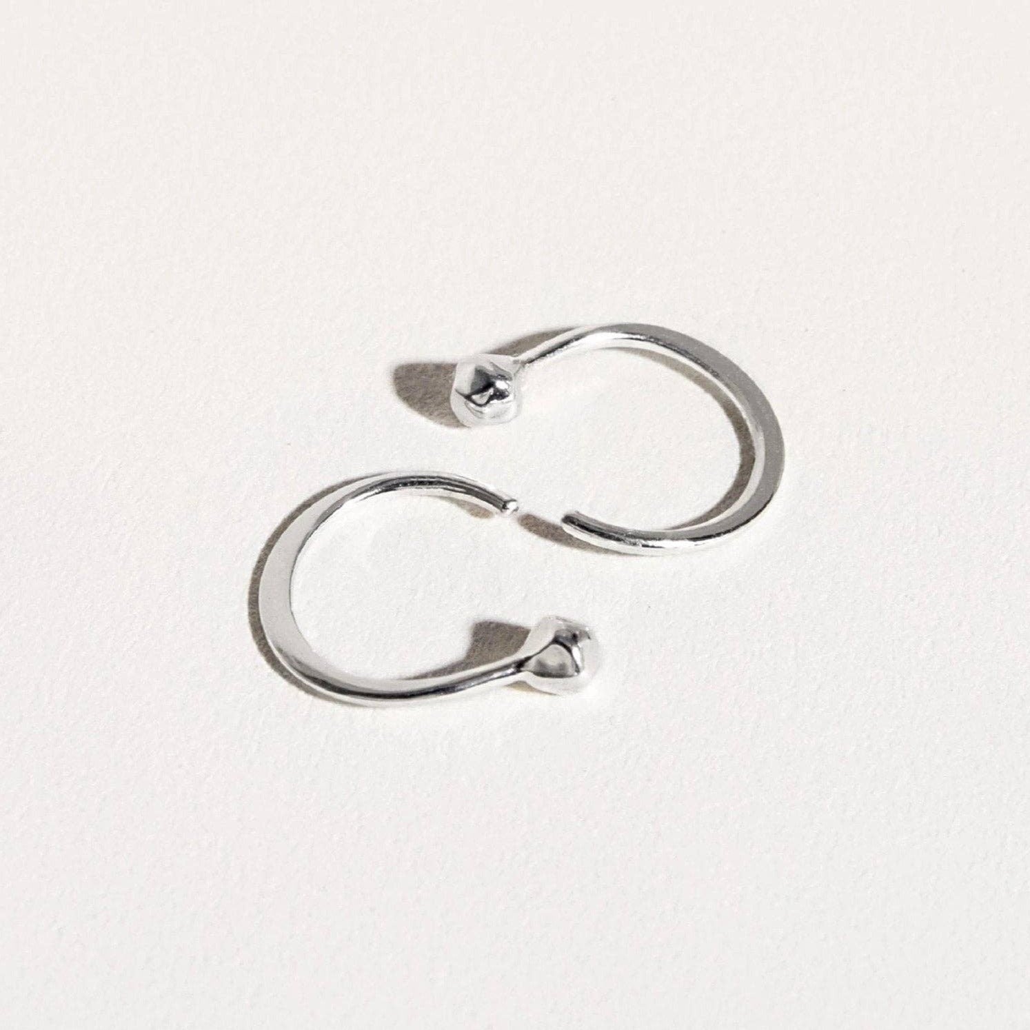 Ileya Huggies - Sterling Silver Earrings Lunai Jewelry 